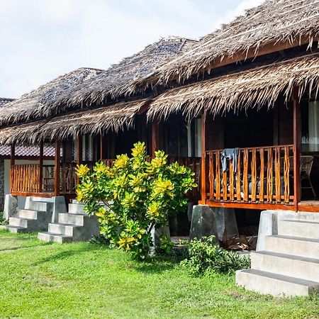 The Ujung Bocur Bungalows Krui Buitenkant foto