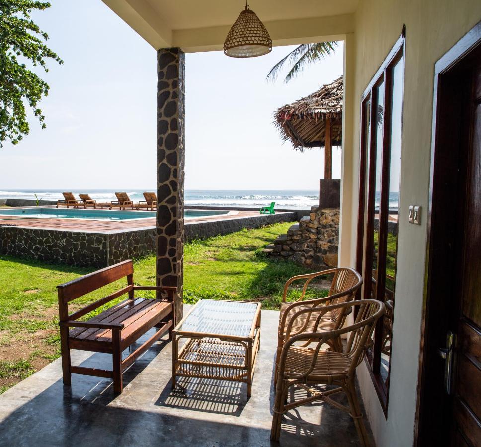 The Ujung Bocur Bungalows Krui Buitenkant foto
