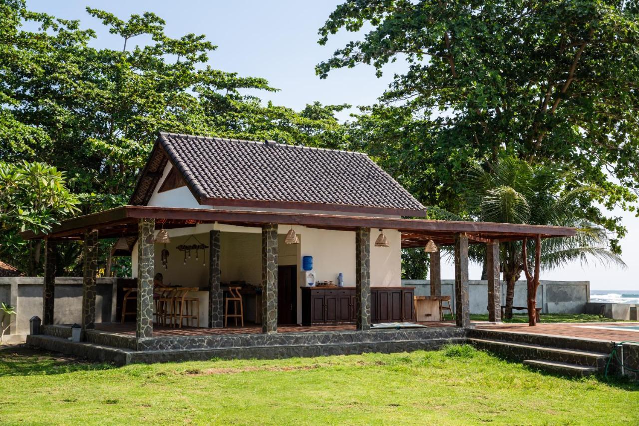 The Ujung Bocur Bungalows Krui Buitenkant foto