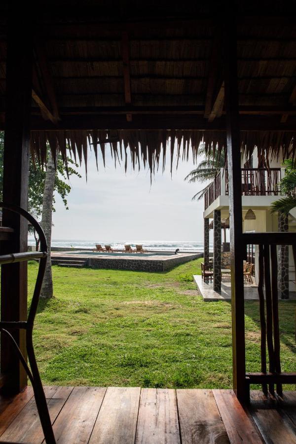 The Ujung Bocur Bungalows Krui Buitenkant foto